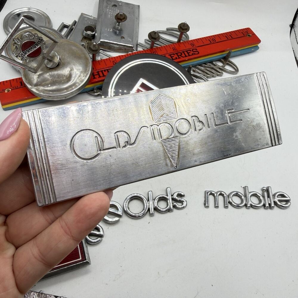 Vintage Oldsmobile Emblem Ornament Rare Lot Bulk Car Part Hood Ornament Logo - Picture 15 of 16